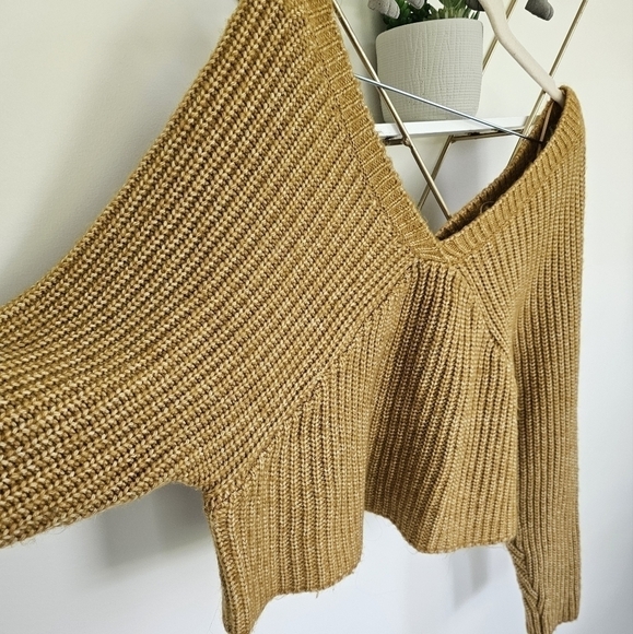 Arizona Jeans Company Marigold Yellow Gold Double V Neck Sweater Size XS - Picture 7 of 9
